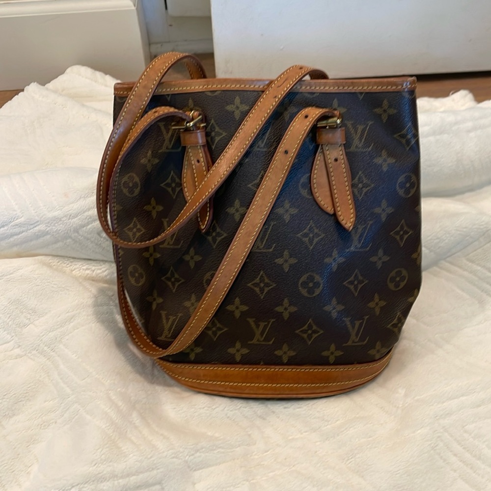 Louis Vuitton Pochette Bucket - Picture 1 of 12